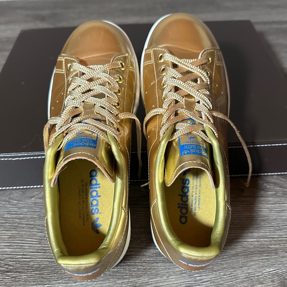 Adidas Stan Smith Gold Shoes - Picture 3 of 15